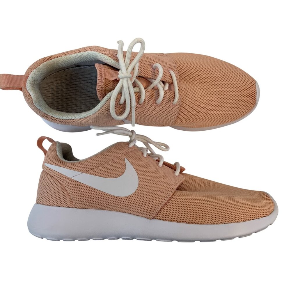 Nike Womens Roshe One Coral Stardust Knit Sneakers 844994-603 Size 10 E9057